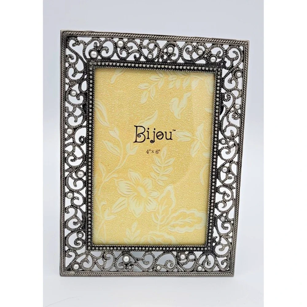 Bijou 4x6 Silver Ornate Floral Metal Freestanding Portrait Photo Frame